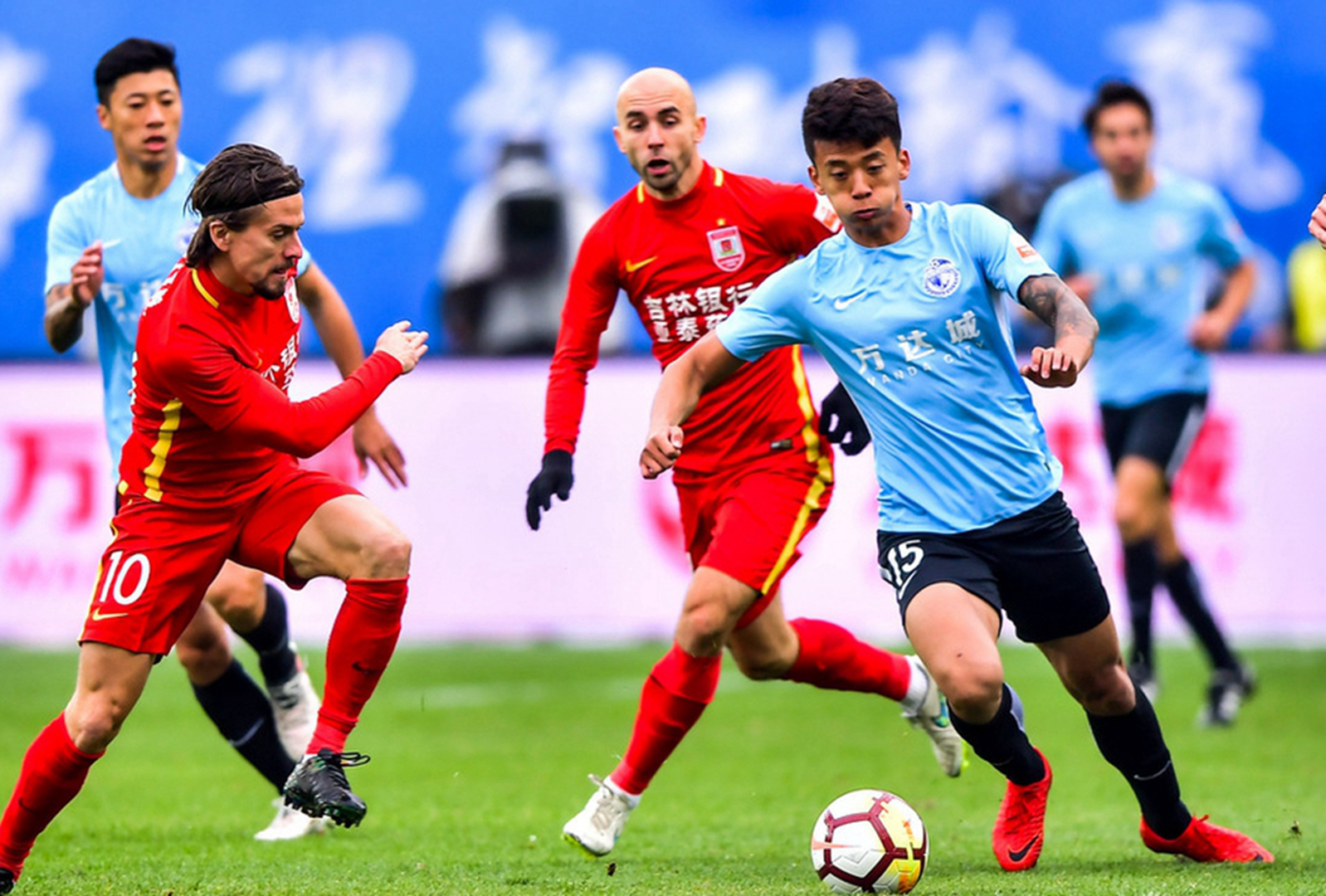 爱游戏app-离谱！风云突变斯图加特今晨门线救险赛后纽卡斯尔备战中超，俄克拉荷马雷霆窗口期止住颓势